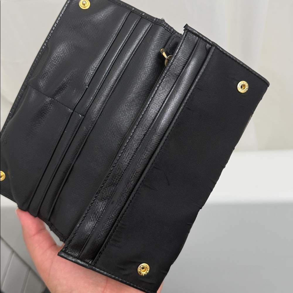 Prada women’s wallet - Picture 2 of 5